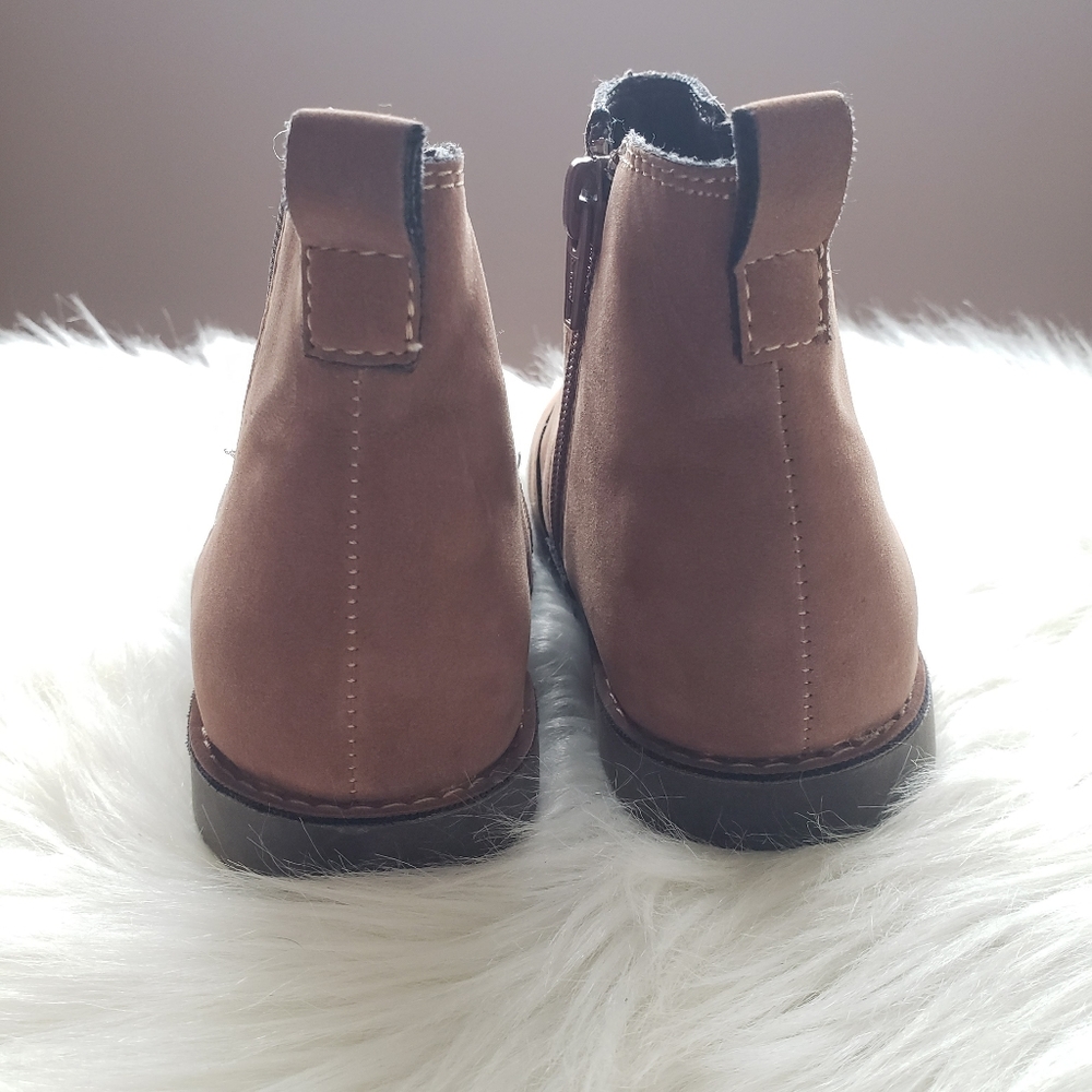 Boy's Cherokee Brown Zip-Up Chelsea Boots, Size 9 - Picture 6 of 8